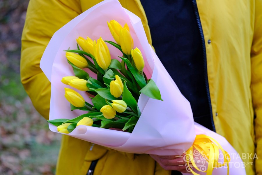 Букет Желтые тюльпаны в пленке