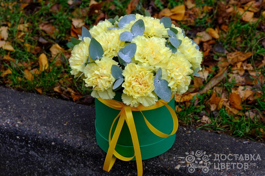 Цветы в коробке Лимончелло