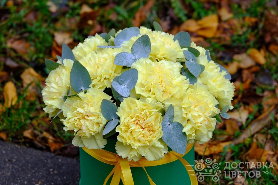 Цветы в коробке Лимончелло