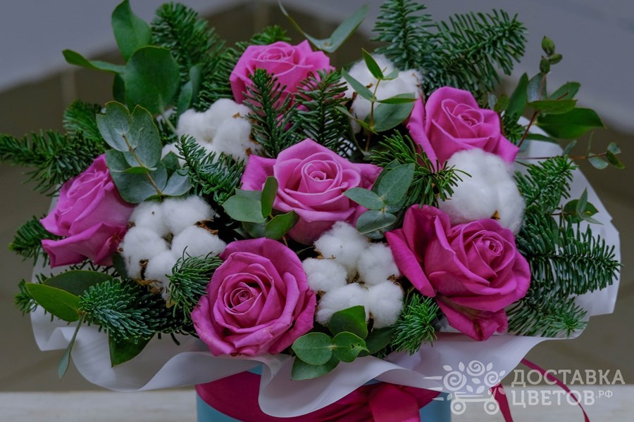Цветы в коробке Праздничный вестник