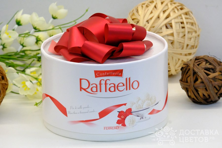 Конфеты "Raffaello" С цельным миндальным орехом в кокосовой стружке, 200 г